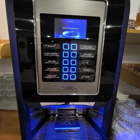 Le Laury's-hotel Calme Proche De Rodez Avec Parking Prive Gratuit Ξενοδοχείο 3*