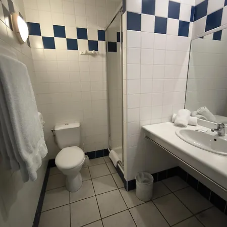 Ξενοδοχείο Le Laury's-hotel Calme Proche De Rodez Avec Parking Prive Gratuit 3*