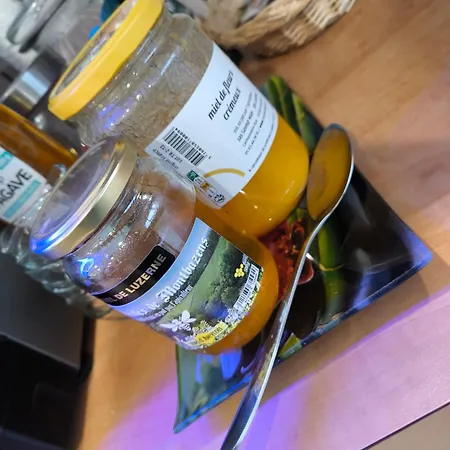 Ξενοδοχείο Le Laury's-hotel Calme Proche De Rodez Avec Parking Prive Gratuit