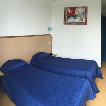 Ξενοδοχείο Le Laury's-hotel Calme Proche De Rodez Avec Parking Prive Gratuit 3*