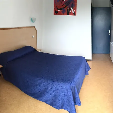 فندق Le Laury's-hotel Calme Proche De Rodez Avec Parking Prive Gratuit 3*