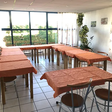 Le Laury's-hotel Calme Proche De Rodez Avec Parking Prive Gratuit Onet-le-Château