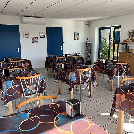 Le Laury's-hotel Calme Proche De Rodez Avec Parking Prive Gratuit