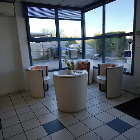 Le Laury's-hotel Calme Proche De Rodez Avec Parking Prive Gratuit Onet-le-Château