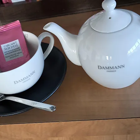 Le Laury's-hotel Calme Proche De Rodez Avec Parking Prive Gratuit Ξενοδοχείο 3*