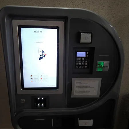 Ξενοδοχείο Le Laury's-hotel Calme Proche De Rodez Avec Parking Prive Gratuit 3*