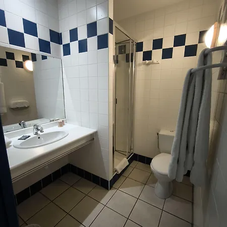 Ξενοδοχείο Le Laury's-hotel Calme Proche De Rodez Avec Parking Prive Gratuit 3*