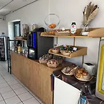 Le Laury's-hotel Calme Proche De Rodez Avec Parking Prive Gratuit Onet-le-Château