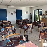 Le Laury's-hotel Calme Proche De Rodez Avec Parking Prive Gratuit