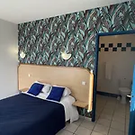 Le Laury's-hotel Calme Proche De Rodez Avec Parking Prive Gratuit Ξενοδοχείο 3*