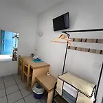 Le Laury's-hotel Calme Proche De Rodez Avec Parking Prive Gratuit Onet-le-Château