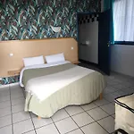 Ξενοδοχείο Le Laury's-hotel Calme Proche De Rodez Avec Parking Prive Gratuit