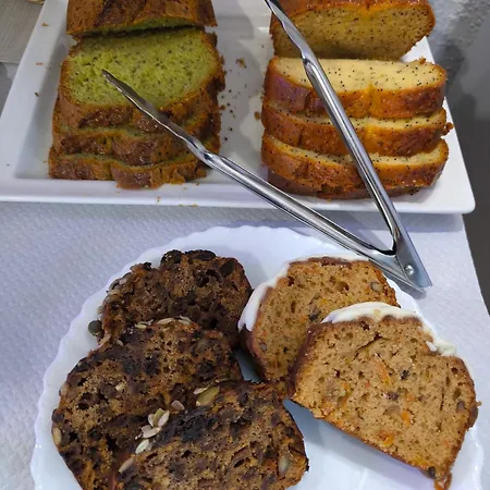 Le Laury's-hotel Calme Proche De Rodez Avec Parking Prive Gratuit