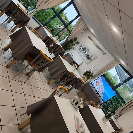 Le Laury's-hôtel Calme Proche De Rodez Avec Parking Privé Gratuit