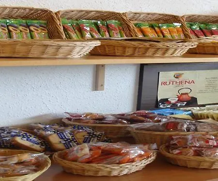 Le Laury's-hôtel Calme Proche De Rodez Avec Parking Privé Gratuit Hotel 3*