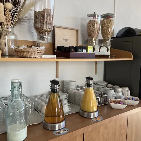 Hotel Le Laury's-hôtel Calme Proche De Rodez Avec Parking Privé Gratuit Onet-le-Château