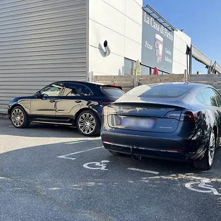 Le Laury's-hôtel Calme Proche De Rodez Avec Parking Privé Gratuit Hotel Onet-le-Château