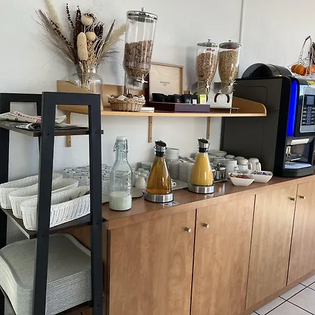 Hotel Le Laury's-hôtel Calme Proche De Rodez Avec Parking Privé Gratuit Onet-le-Château