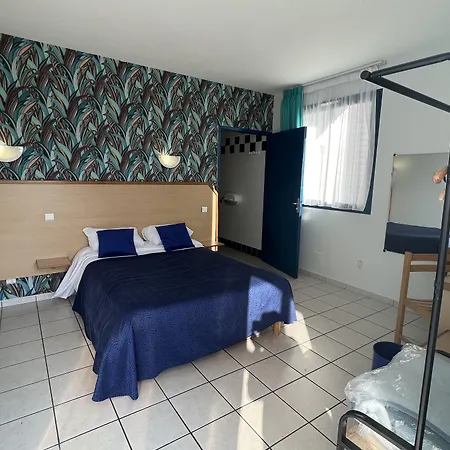 Le Laury's-hotel Calme Proche De Rodez Avec Parking Prive Gratuit Hotel