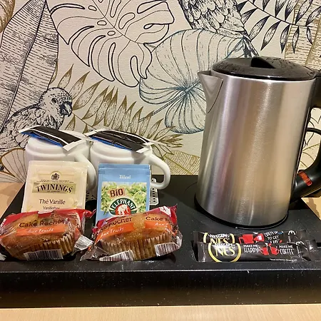Le Laury's-hotel Calme Proche De Rodez Avec Parking Prive Gratuit ホテル