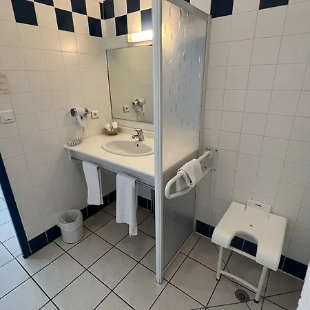 Hotel Le Laury's-hôtel Calme Proche De Rodez Avec Parking Privé Gratuit Onet-le-Château