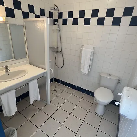 Hotel Le Laury's-hôtel Calme Proche De Rodez Avec Parking Privé Gratuit Onet-le-Château