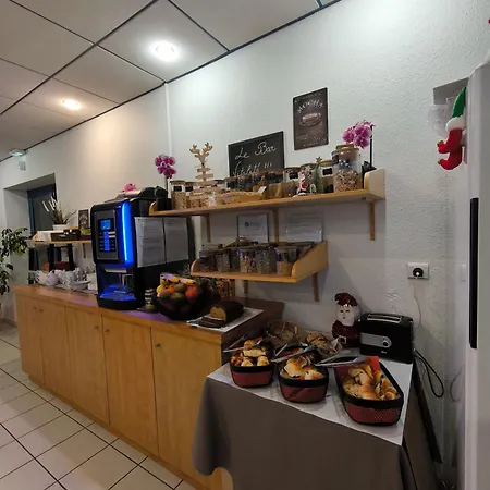 Le Laury's-hotel Calme Proche De Rodez Avec Parking Prive Gratuit Onet-le-Château