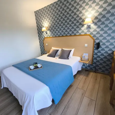 Le Laury's-hôtel Calme Proche De Rodez Avec Parking Privé Gratuit Hotel