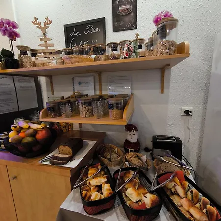 Le Laury's-hôtel Calme Proche De Rodez Avec Parking Privé Gratuit Onet-le-Château
