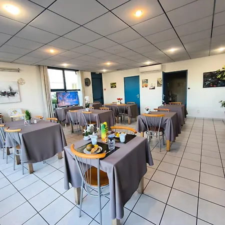 Le Laury's-hotel Calme Proche De Rodez Avec Parking Prive Gratuit 3* Onet-le-Château