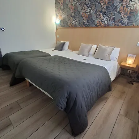 Le Laury's-hôtel Calme Proche De Rodez Avec Parking Privé Gratuit 3*