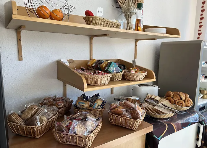 Otel Le Laury's-hotel Calme Proche De Rodez Avec Parking Prive Gratuit Onet-le-Château