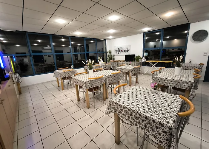 Le Laury's-hotel Calme Proche De Rodez Avec Parking Prive Gratuit Otel