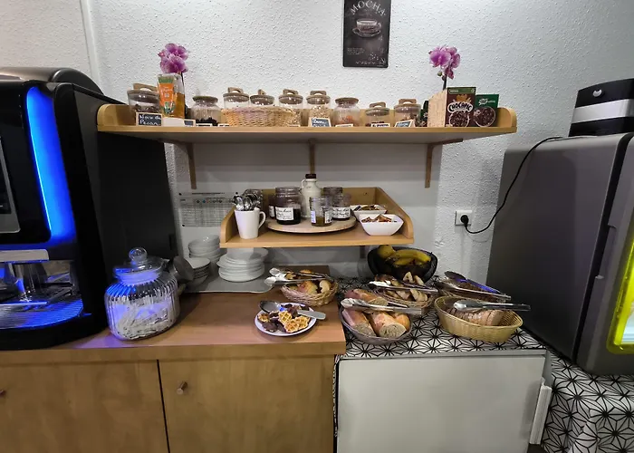 Le Laury's-hotel Calme Proche De Rodez Avec Parking Prive Gratuit Onet-le-Château